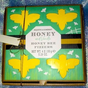 3/$50 Honey & Vanilla Honey Bee Bath Fizzers